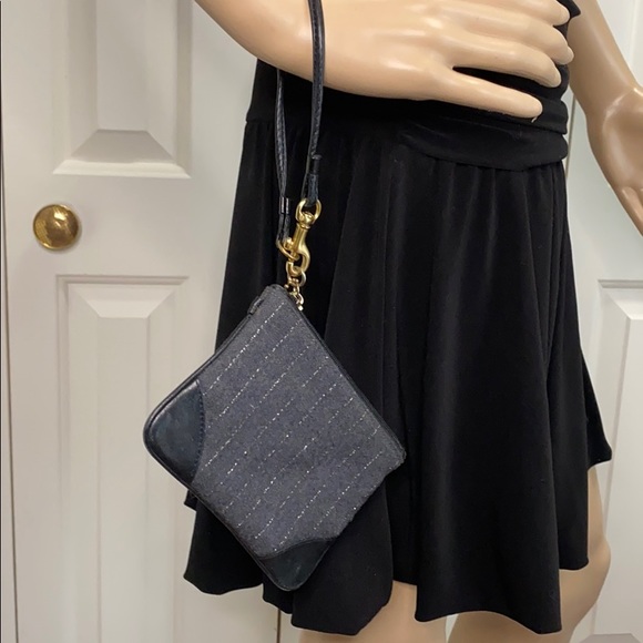 Coach Wristlet grey with silver pinstripes - Picture 5 of 6